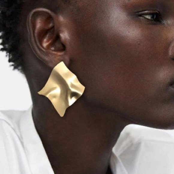 💛18K gold plated bold dim earrings - Picture 2 of 11